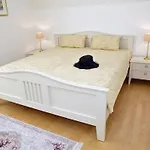 Mia Apartment *